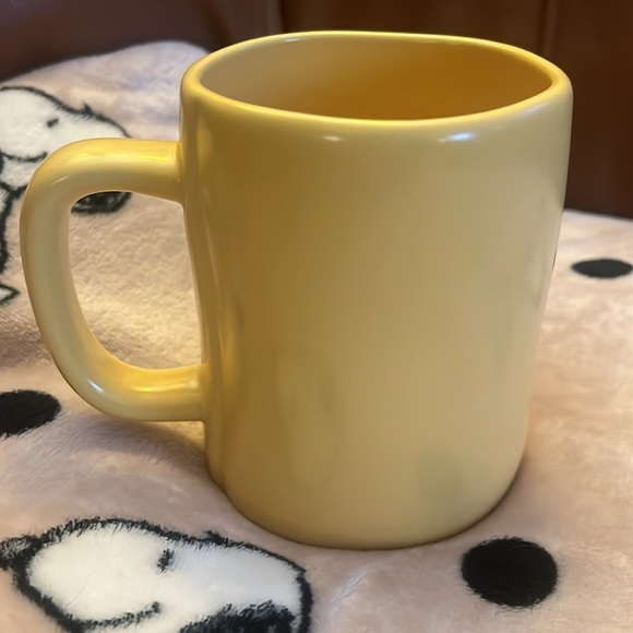 RAE DUNN BUSY ๐ (BEE) LIGHT YELLOW MUG NWT - Picture 3 of 4